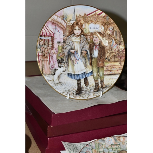 609 - FOUR BOXED ROYAL WORCESTER CHRISTMAS COLLECTORS PLATES, 1987-1990 with certificates, no obvious dama... 