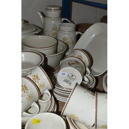 618 - A QUANTITY OF J & G MEAKIN STUDIO POTTERY 'ALLEGRO' PATTERN DINNERWARE AND ROYAL DOULTON 'SANDSPRITE... 