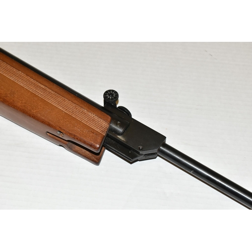 158 - AN EL GAMO CADET MODEL. 177 CAL BREAK BARREL AIR RIFLE, serial no.143953, overall length 93.5cm, in ... 