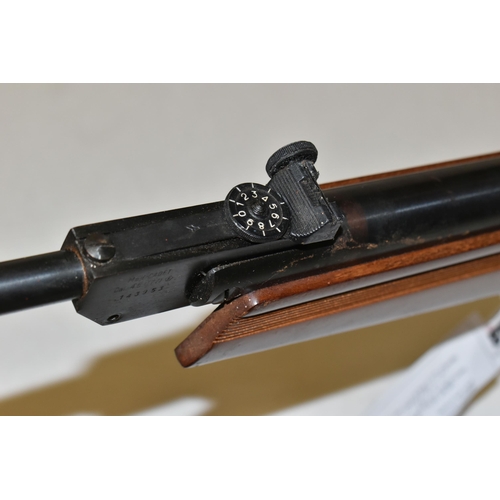 158 - AN EL GAMO CADET MODEL. 177 CAL BREAK BARREL AIR RIFLE, serial no.143953, overall length 93.5cm, in ... 