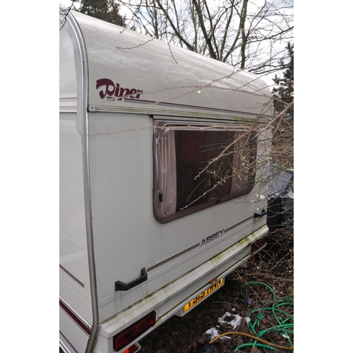 1001 - A 1994 ABBEY PIPER 14.5 EX 5 BERTH TOURING CARAVAN with two sets of keys, fridge, sink, cooker, toil... 