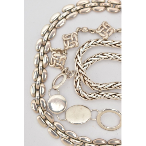 71 - AN ASSORTMENT OF WHITE METAL JEWELLERY, to include a Mexican brick link necklace, stamped Mexico, a ... 