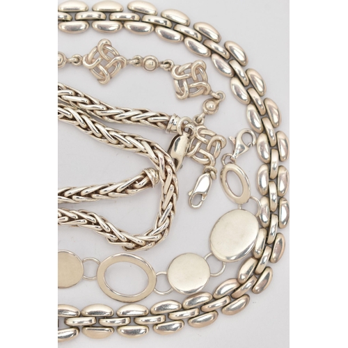 71 - AN ASSORTMENT OF WHITE METAL JEWELLERY, to include a Mexican brick link necklace, stamped Mexico, a ... 