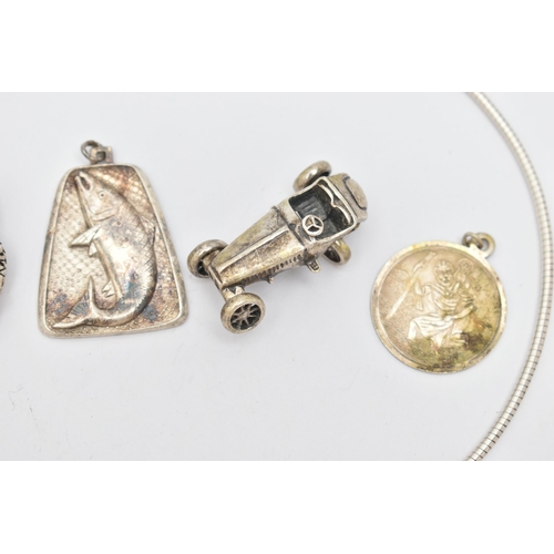 72 - A SMALL ASSORTMENT OF JEWELLERY, to include a labradorite pendant, suspended from a white metal chai... 