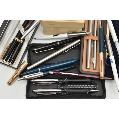 107 - ASSORTED PENS AND A 'RONSON' TABLE LIGHTER, to include a two piece boxed Parker set, a Parker 51 fou... 