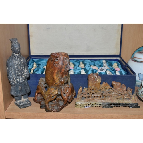 337 - A GROUP OF ORIENTAL CERAMICS, BOXED BONE CHESS SET, ETC, including a 19th century Canton Famille Ros... 