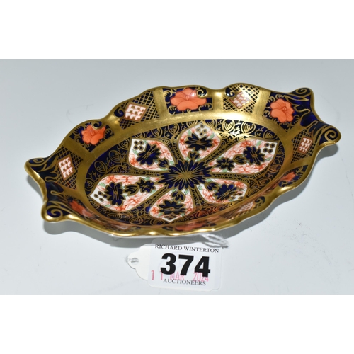 374 - A ROYAL CROWN DERBY SOLID GOLD BAND IMARI 1128 TRINKET DISH, of oval form with twin handles and wavy... 