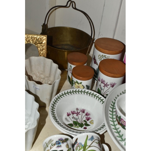 398 - A QUANTITY OF PORTMEIRION BOTANIC GARDEN AND A SMALL QUANTITY OF OTHER CERAMICS, METALWARES, ETC, th... 