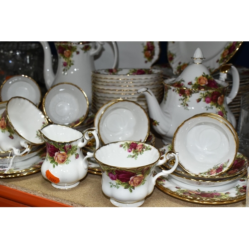 408 - A  QUANTITY OF ROYYAL ALBERT 'OLD COUNTRY ROSES' PATTERN DINNERWARE, comprising fourteen dinner plat... 