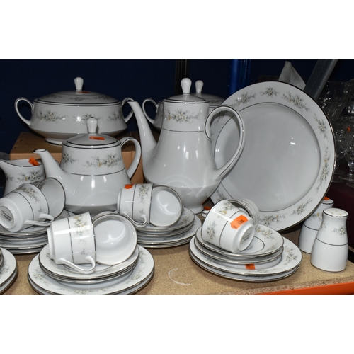 417 - A LARGE QUANTITY OF CONTEMPORARY NORITAKE 'MELISSA' PATTERN DINNNERWARE, comprising two covered ture... 