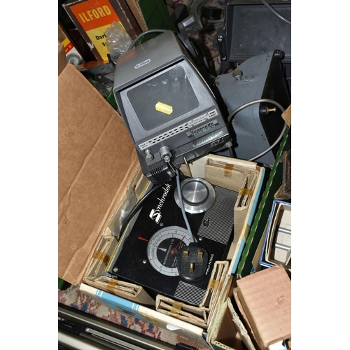 428 - FOUR BOXES AND LOOSE VINTAGE CINE AND PHOTOGRAPHIC EQUIPMENT AND ACCESSORIES,  to include a Kodascop... 