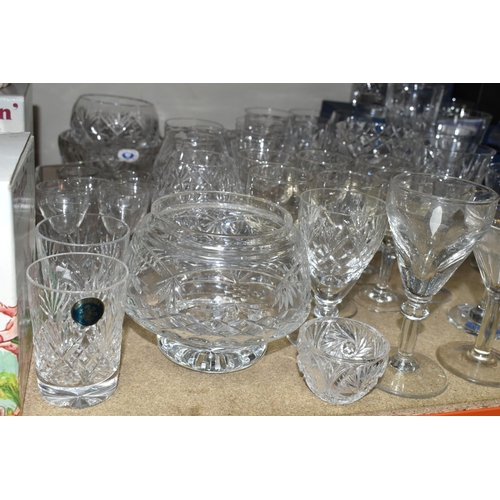 467 - A QUANTITY OF CUT CRYSTAL AND GLASSWARE, comprising an Edinburgh Crystal strawberry set, a boxed Tut... 