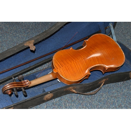 476 - AN UNBRANDED 20TH CENTURY VIOLIN IN HARD CASE, the two piece back is approximately 35cm long with a ... 