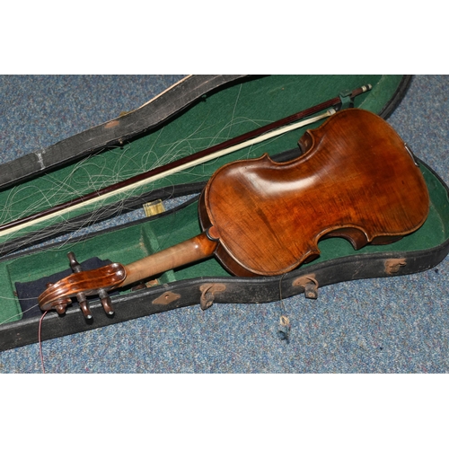 477 - A LATE 19TH CENTURY VIOLIN WITH HARD CASE, paper label to the inside reads 'Vinvenzo Rugeri detto il... 