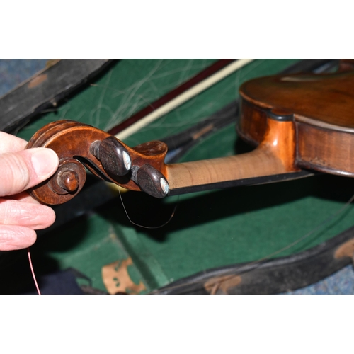 477 - A LATE 19TH CENTURY VIOLIN WITH HARD CASE, paper label to the inside reads 'Vinvenzo Rugeri detto il... 