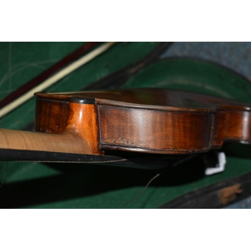 477 - A LATE 19TH CENTURY VIOLIN WITH HARD CASE, paper label to the inside reads 'Vinvenzo Rugeri detto il... 