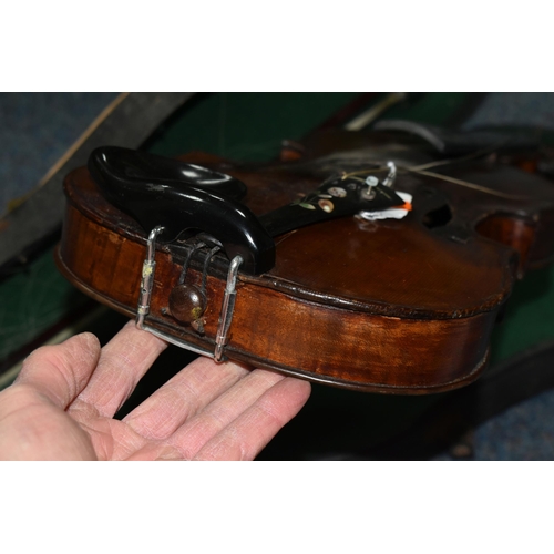 477 - A LATE 19TH CENTURY VIOLIN WITH HARD CASE, paper label to the inside reads 'Vinvenzo Rugeri detto il... 