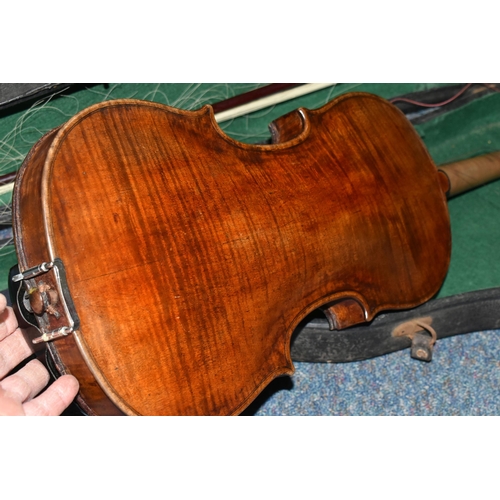 477 - A LATE 19TH CENTURY VIOLIN WITH HARD CASE, paper label to the inside reads 'Vinvenzo Rugeri detto il... 