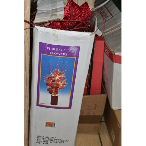 508 - FIVE BOXES AND LOOSE CHRISTMAS DECORATIONS AND ORNAMENTS, to include fibre optic house ornaments, th... 