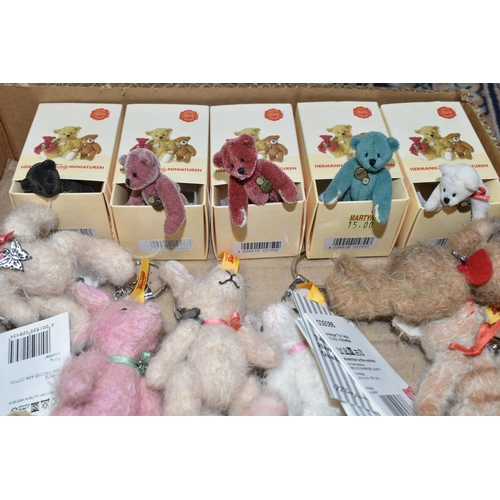 531 - A BOX CONTAINING SEVEN STEIFF KEYRINGS AND FIVE BOXED MINIATURE HERMANN TEDDY BEARS, the Steiff comp... 