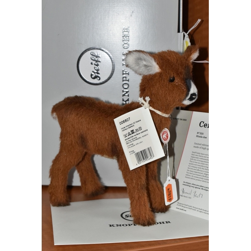 601 - A BOXED STEIFF LIMITED EDITION 'HINDA DOE', no.006807, ltd ed no.225/1000, russet alpaca, height 22c... 