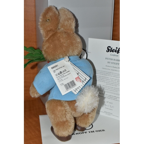 621 - A BOXED STEIFF LIMITED EDITION 'PETER RABBIT' EXCLUSIVE TO DANBURY MINT, no.690051, ltd ed no.4402/5... 