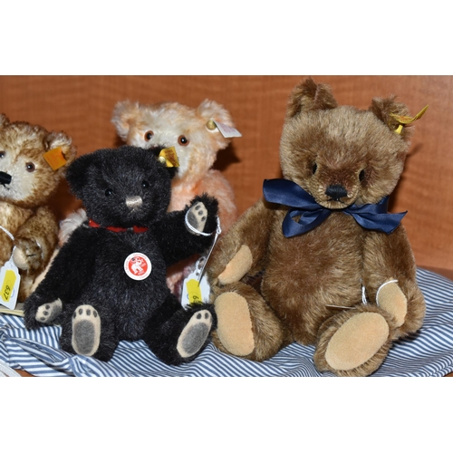 637 - FOUR STEIFF TEDDY BEARS, comprising limited edition 1999 bear, 02842, apricot, height 22cm, a small ... 