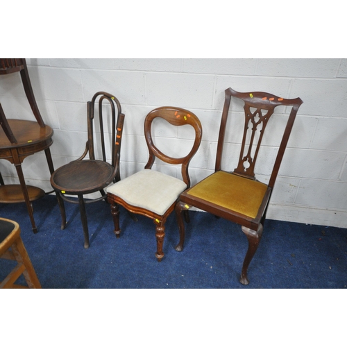 1302 - AN EDWARDIAN MAHOGANY AND INLAID OVAL OCCASIONAL TABLE, width 107cm x depth 63cm x height 70cm, a ma... 