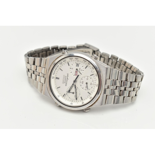 20 - A GENTS 'SEIKO QUARTZ CHRONOGRAPH' WRISTWATCH, round silver dial signed 'Seiko Quartz Chronograph', ... 