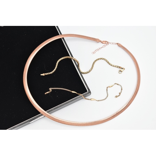 34 - A SELECTION OF 9CT GOLD JEWELLERY, to include a 9ct rose gold necklace, a 9ct yellow gold flat curb ... 