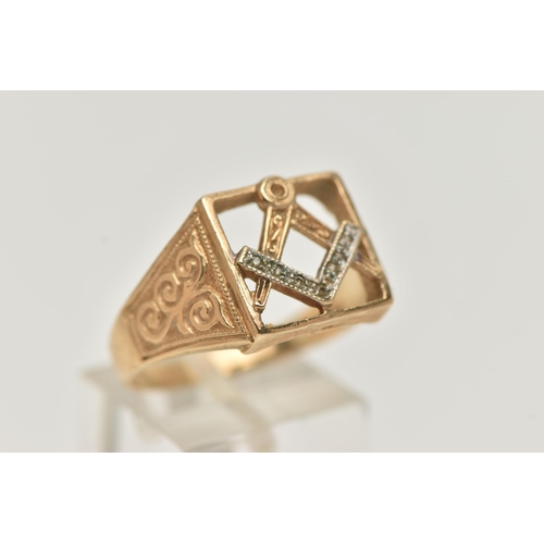 4 - A GENTS 9CT GOLD MASONIC SIGNET RING, open work square signet detailing the Masonic square and compa... 