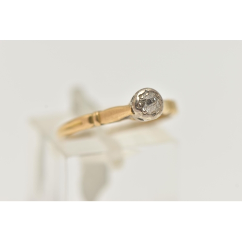 46 - AN 18CT GOLD, SINGLE STONE DIAMOND RING, old cut diamond AF, in a white metal mount, to a polished y... 