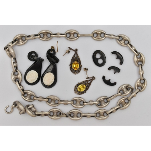 53 - A SMALL ASSORTMENT OF JEWELLERY, to include a white metal mariner style chain necklace, AF clasp, ap... 