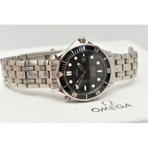 58 - A GENTS BOXED 'OMEGA SEAMASTER' WRISTWATCH, quartz movement, round black dial signed 'Omega Seamaste... 