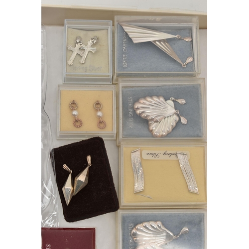 106 - ASSORTED SILVER AND WHITE METAL JEWELLERY, to include two silver hinged bangles, both hallmarked Bir... 