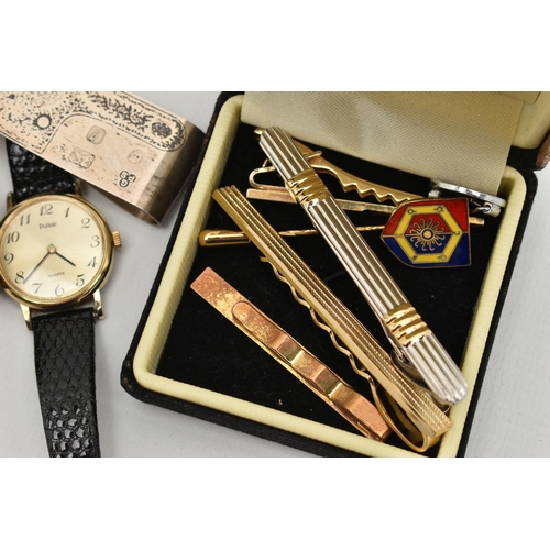 107 - A SILVER MONEY CLIP AND OTHER ITEMS, textured pattern to the money clip, hallmarked 'GPS' London, ap... 