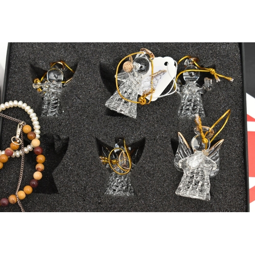 117 - A COLLECTION OF COSTUME AND GEM SET JEWELLERY, to include a Kirks Folly Man on the Moon bracelet, a ... 