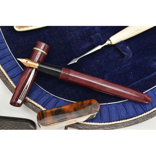 121 - A SILVER BONBON DISH, TWO HUNTING KNIVES AND OTHER ITEMS, bonbon dish on a raised stand, hallmarked ... 