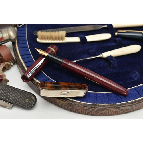 121 - A SILVER BONBON DISH, TWO HUNTING KNIVES AND OTHER ITEMS, bonbon dish on a raised stand, hallmarked ... 