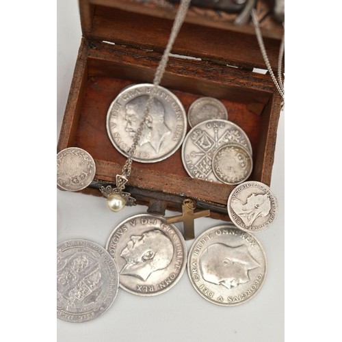 77 - A SELECTION OF JEWELLERY, COINS AND NOVELTIES, to include a 9ct gold ring mount (gemstones deficient... 