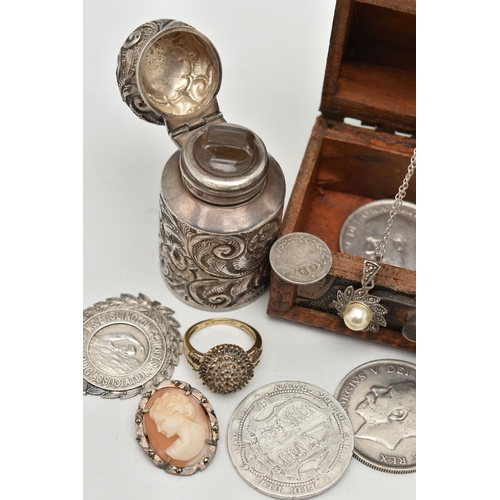 77 - A SELECTION OF JEWELLERY, COINS AND NOVELTIES, to include a 9ct gold ring mount (gemstones deficient... 