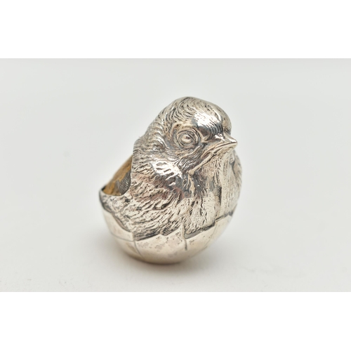 89 - A 'SAMPSON MORDAN & CO' EARLY 20TH CENTURY SILVER CHICK PIN CUSHION, realistically textured hatching... 