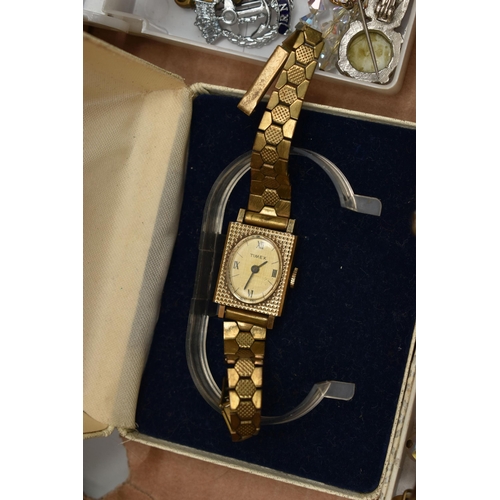 119 - A SELECTION OF COSTUME JEWELLERY AND WATCHES, to include nine wristwatches, including Sekonda, Timex... 