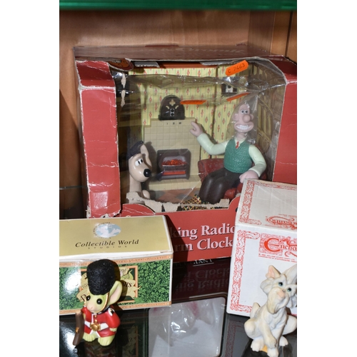 386 - A GROUP OF POCKET DRAGONS AND WALLACE & GROMIT FIGURES, comprising a boxed Coalport Characters Walla... 