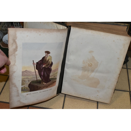 400 - A BOX OF 20TH CENTURY CHARLES I COMMEMORATIVE CERAMICS AND GLASS, TOGETHER WITH A VICTORIAN BRASS BO... 