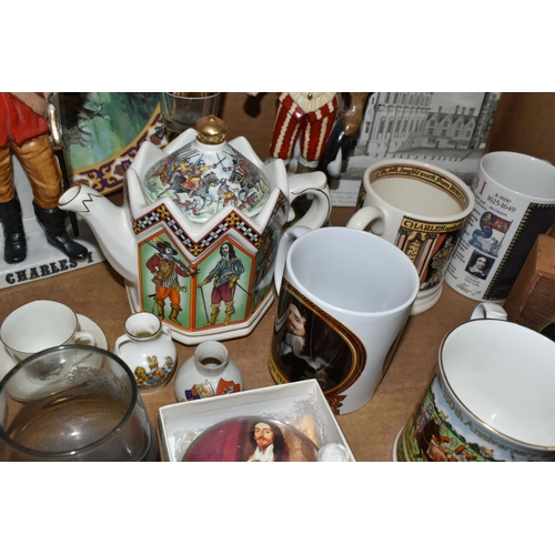 400 - A BOX OF 20TH CENTURY CHARLES I COMMEMORATIVE CERAMICS AND GLASS, TOGETHER WITH A VICTORIAN BRASS BO... 