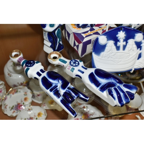 406 - A GROUP OF SARGADELOS POTTERY, comprising a wall mask, two cabinet plates, a beaker, three wall plaq... 