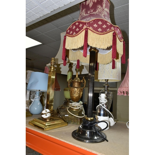 421 - A QUANTITY OF TABLE LAMPS, twenty two table lamps in different styles, to include a small gilt figur... 
