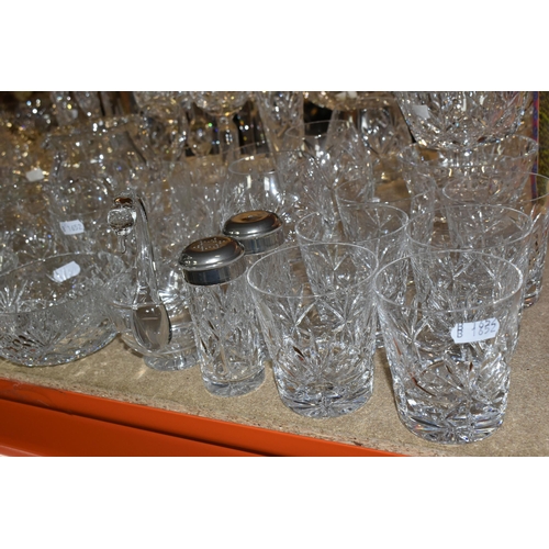 424 - A GROUP OF CUT CRYSTAL AND OTHER GLASS WARE, approximately fifty to sixty pieces to include four set... 