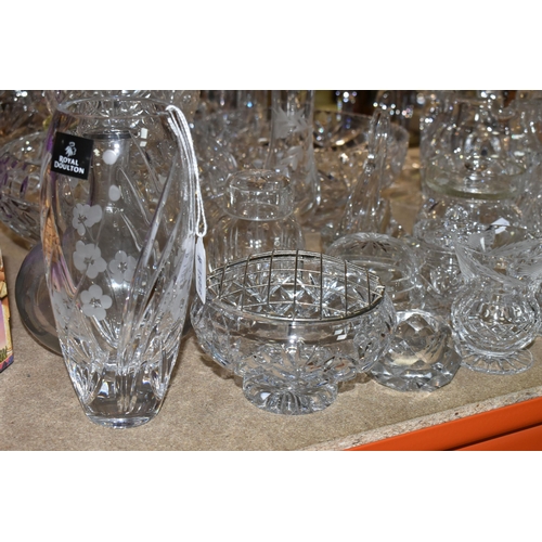 424 - A GROUP OF CUT CRYSTAL AND OTHER GLASS WARE, approximately fifty to sixty pieces to include four set... 